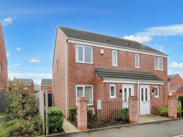House for sale in Freezeland, Ettingshall