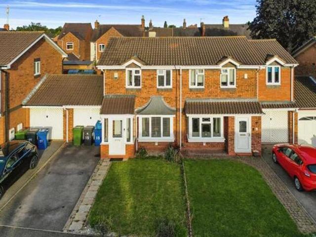 House for sale in Kettlebrook, Staffordshire