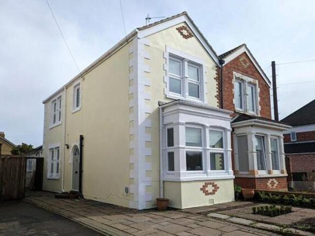 House for sale in Middlecroft, Hampshire