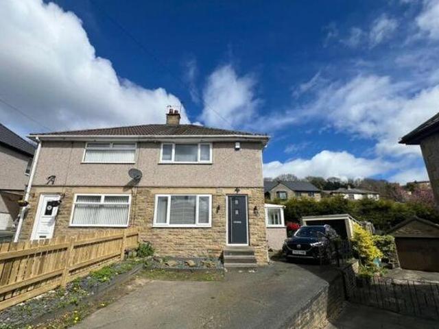 House for sale in Halifax, Calderdale