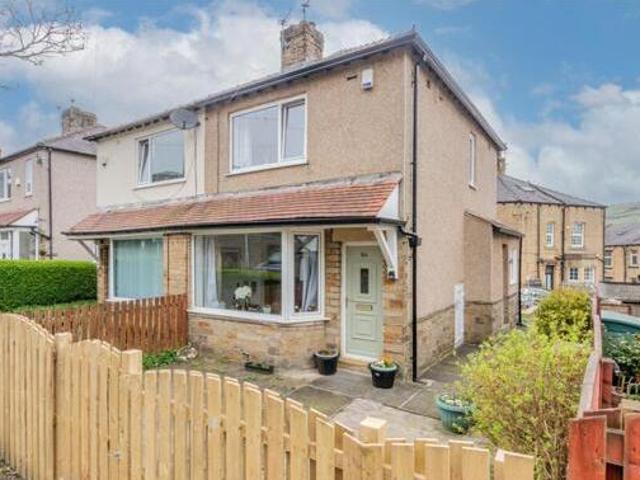House for sale in Akroydon, Halifax