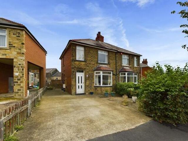 House for sale in Huddersfield, West Yorkshire