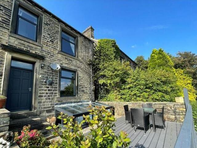 House for sale in Huddersfield, Kirklees