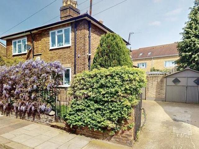House for sale in Isleworth, Greater London