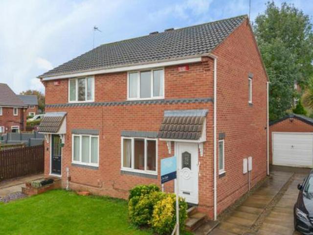 House for sale in Moorside, Leeds