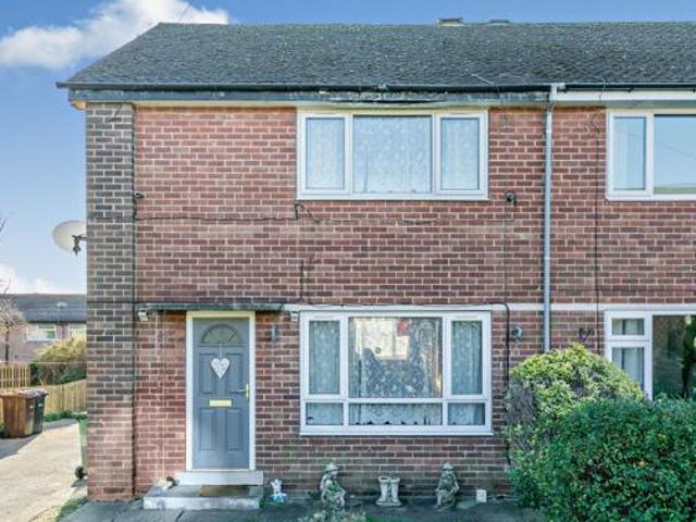 House for sale in Oulton, Leeds