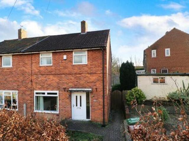 House for sale in Moorside, Leeds