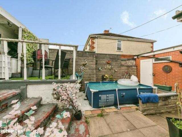 Farm for sale in Stoke-on-Trent, England