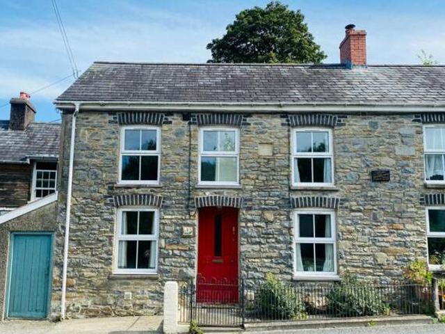 House for sale in Llanybydder, Wales