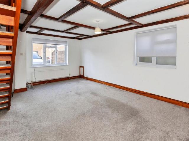 Semi Detached House for sale in Slough