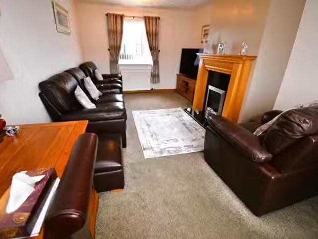 House for sale in Skares