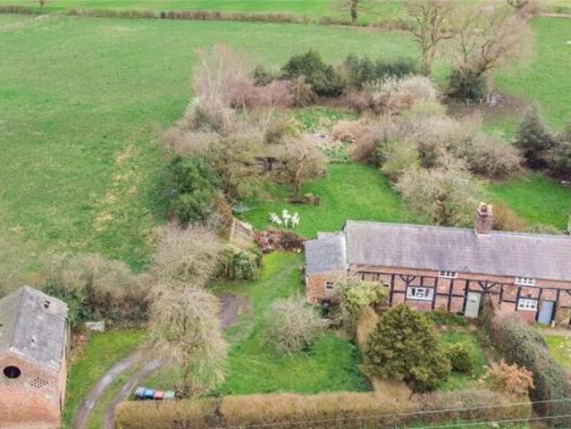 House for sale in Leftwich, Cheshire