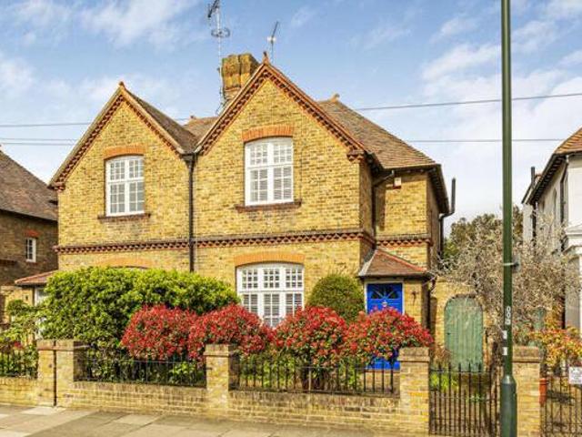House for sale in Deepcut, Surrey