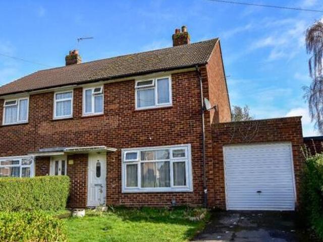 House for sale in Moneyhill, Batchworth
