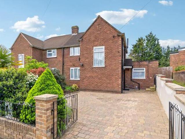 House for sale in Batchworth, Hertfordshire