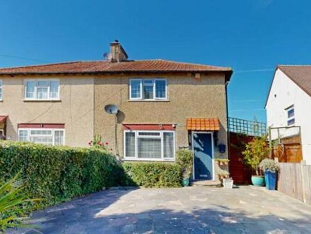 House for sale in Little Stanmore, Greater London