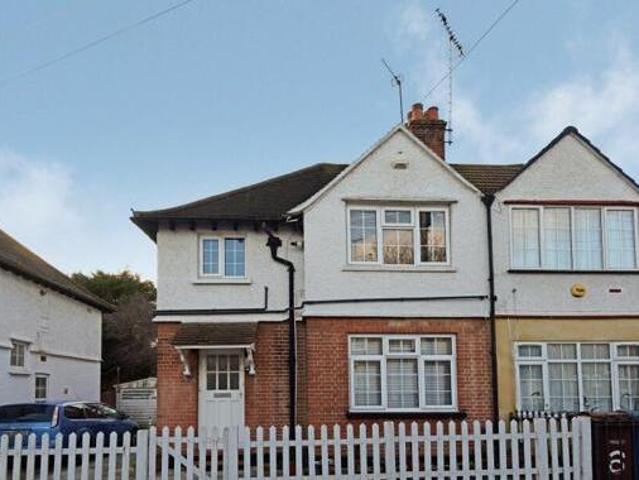 House for sale in Little Stanmore, Greater London