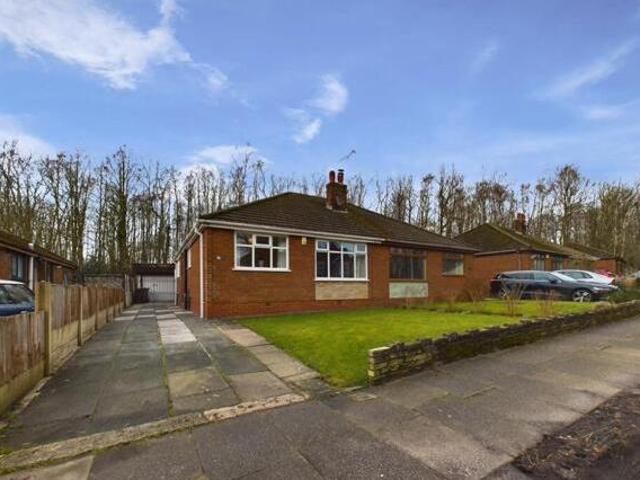House for sale in Leigh
