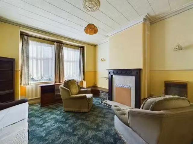 House for sale in Wentbridge