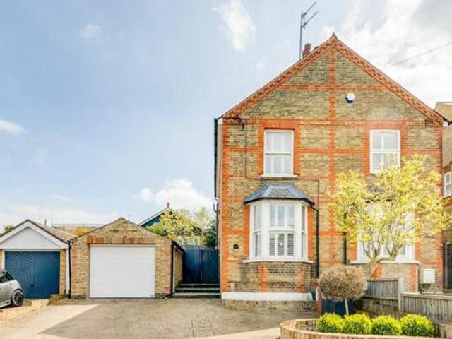 House for sale in Kings Hill, East Hertfordshire