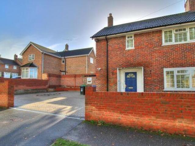 House for sale in Maybury Estate, Woking