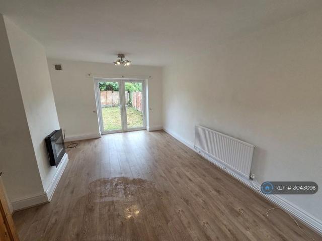 House for rent in Guide Bridge, Greenheys