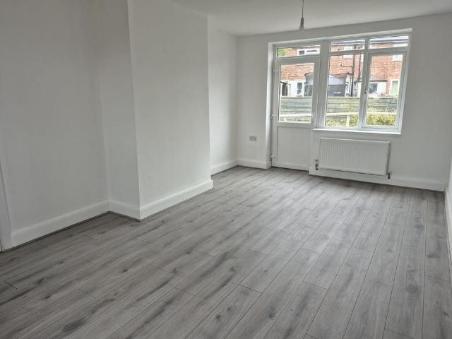 House for rent in Burnedge, Greater Manchester