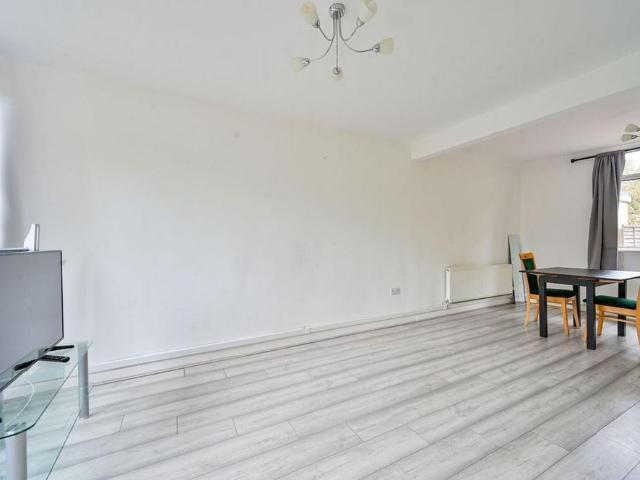 House for rent in London Borough of Hounslow, Greater London