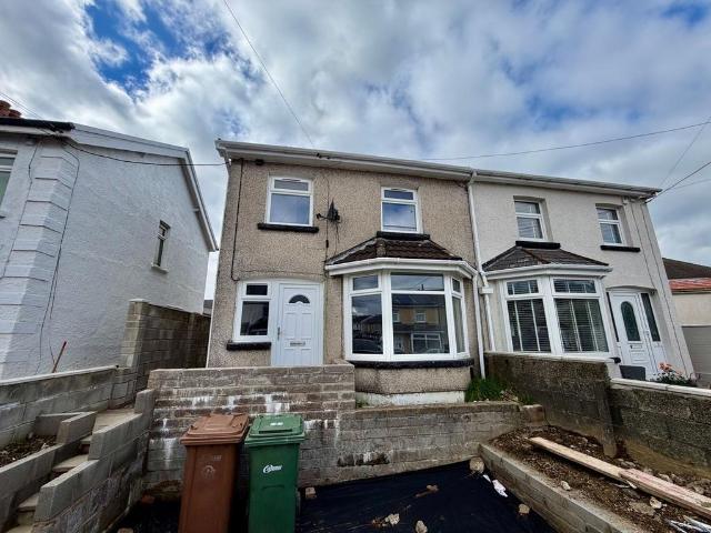 House for rent in Tredomen, Cefn Hengoed
