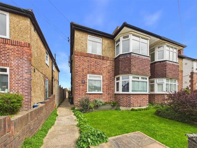 House for rent in Whitton, Greater London