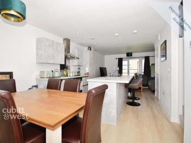House for rent in Slaugham, Perryfields