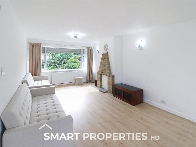 House for rent in Warley Town, West Yorkshire