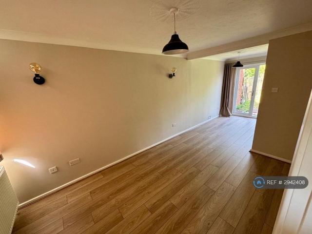 House for rent in Wood End, Gun Hill