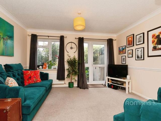 House for rent in Heol-las, Surrey