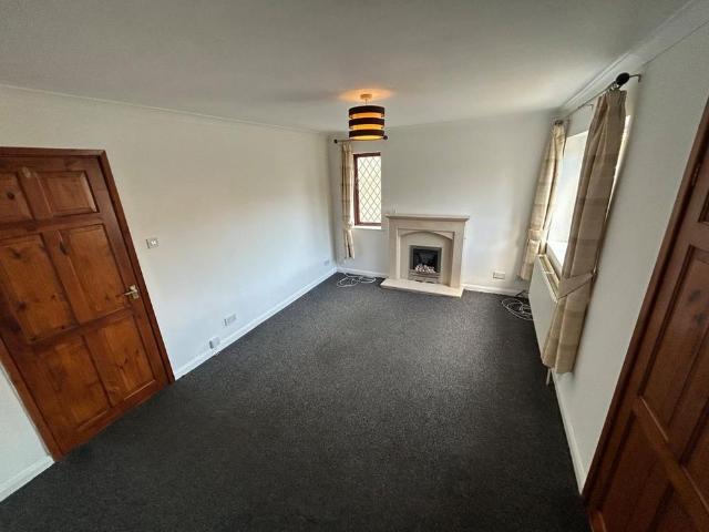 House for rent in Waring Green, Calderdale