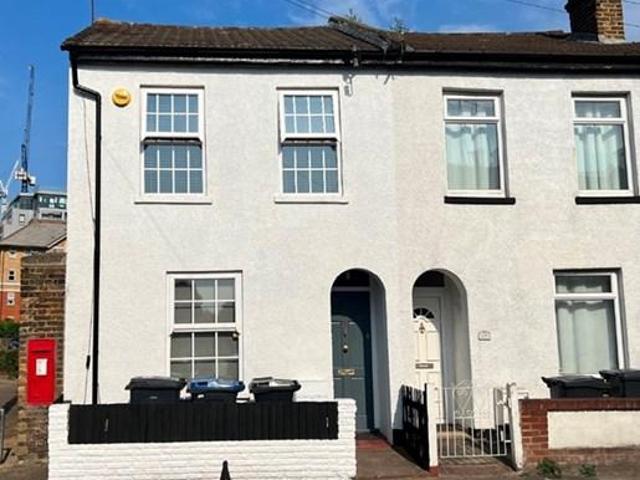 House for rent in London Borough of Croydon, Greater London