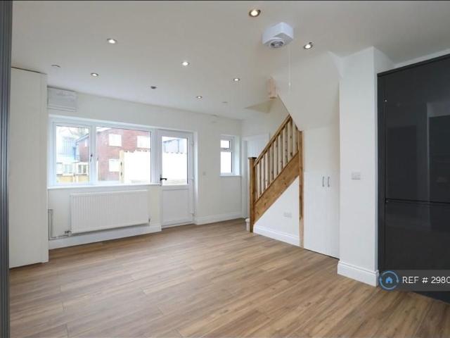 House for rent in Falcon Lodge, Wales
