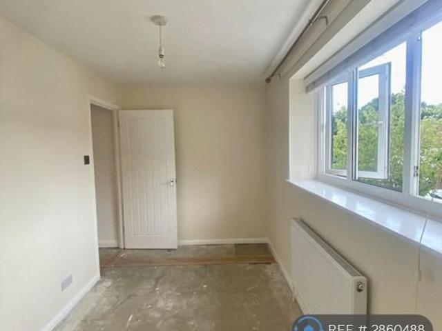 House for rent in Tilekiln, Guestling Green