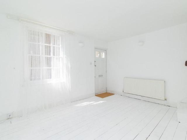 House for rent in Upton, Acol