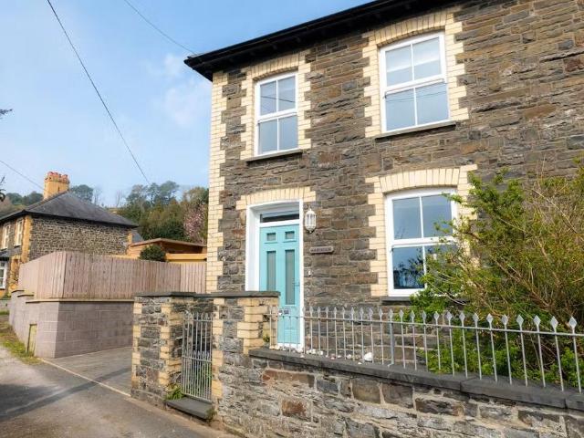 House for rent in Waun Fawr, Wales