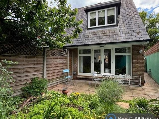 House for rent in Shacklewell, Greater London