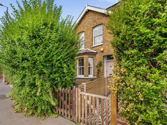 House for rent in Kingston Vale, Greater London