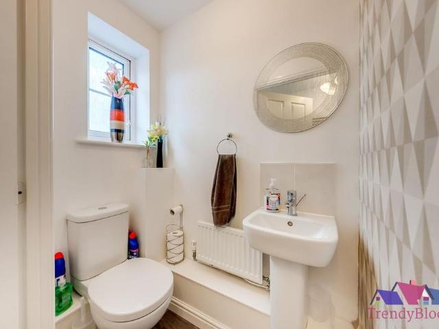 House for rent in Monks Orchard, Kent