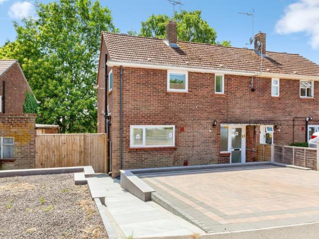House for rent in Martin's Heron, Winkfield