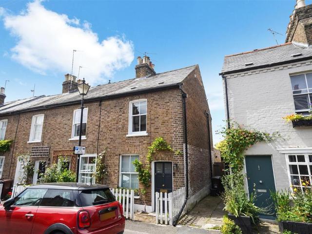 House for rent in Harrow On The Hill, Greater London