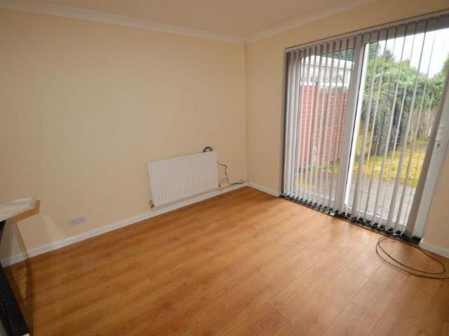 House for rent in Dixons Green, West Midlands