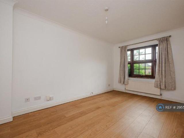 House for rent in Highcroft, Berrick Salome