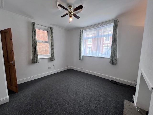 House for rent in Caldermill, East Midlands
