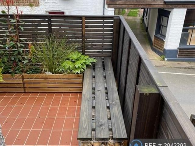 House for rent in Oxted, Hillview