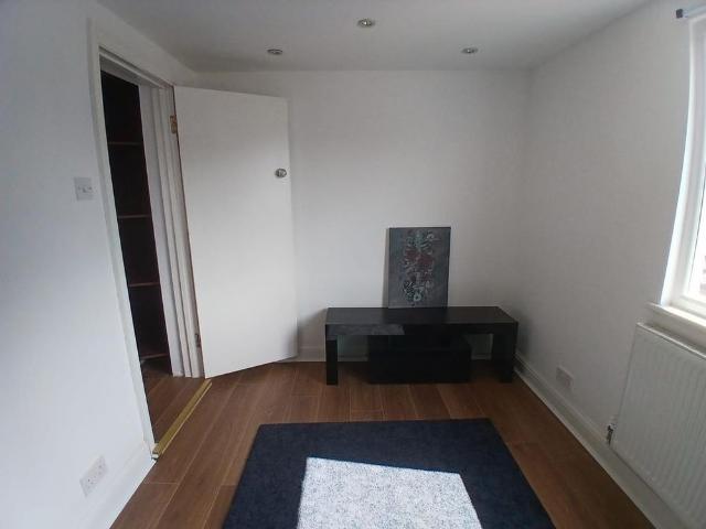 House for rent in London Borough of Croydon, Selsdon
